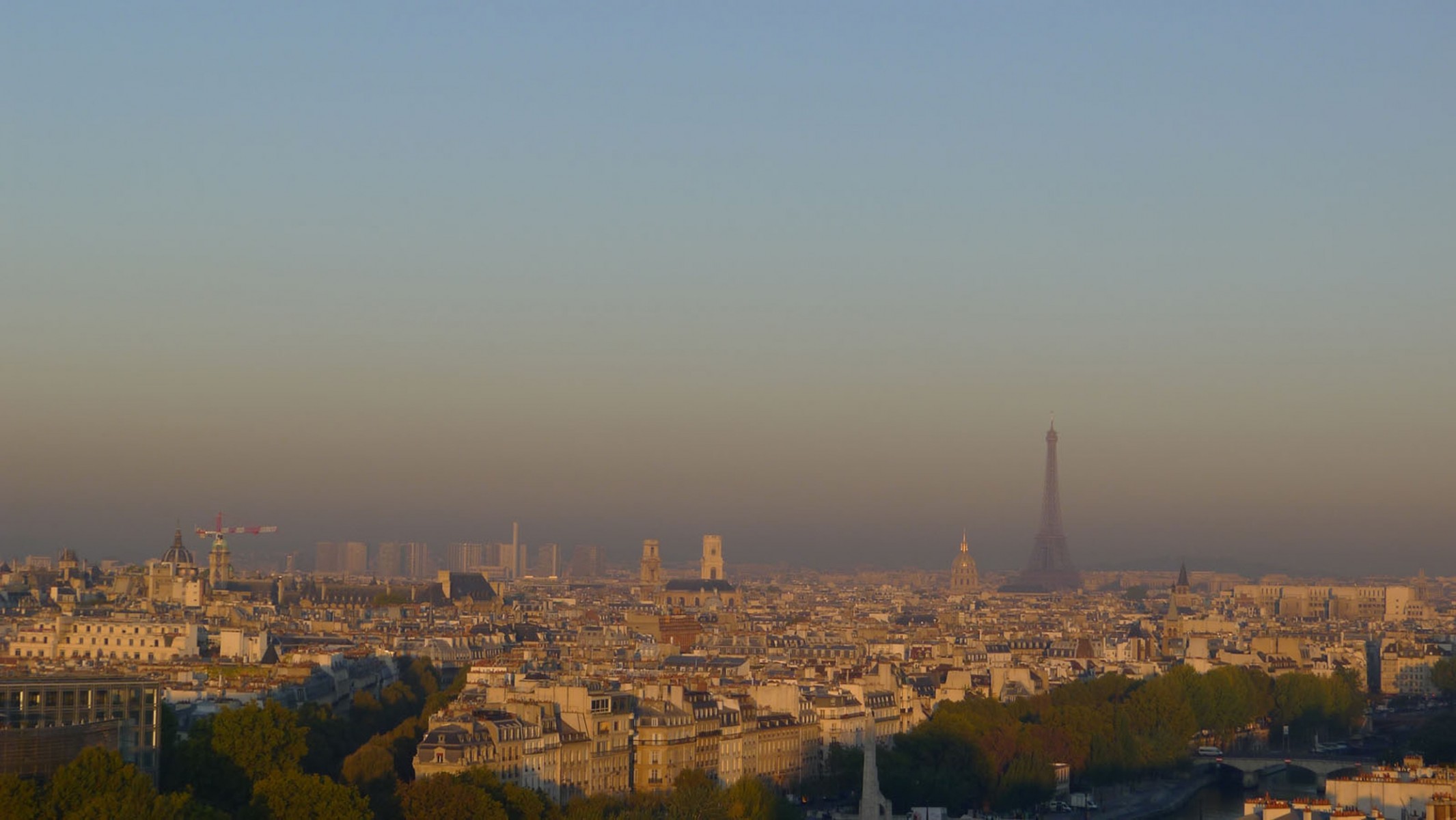Couche de pollution atmosphérique sur Paris © Apur