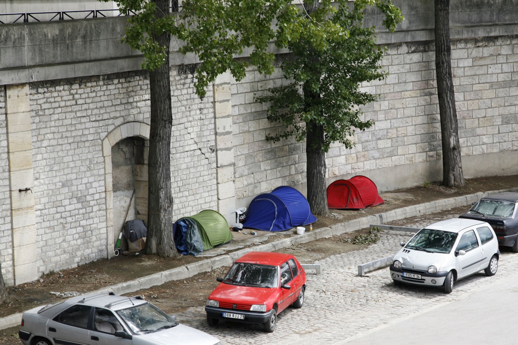 Tentes de sans-abri sur les quais au port de Bercy © Apur